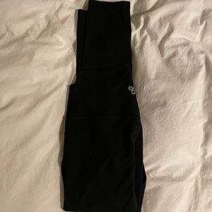 ARITZIA LEGGINGS